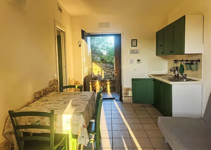 I Castellari By Interhome Lägenhet Ranzi